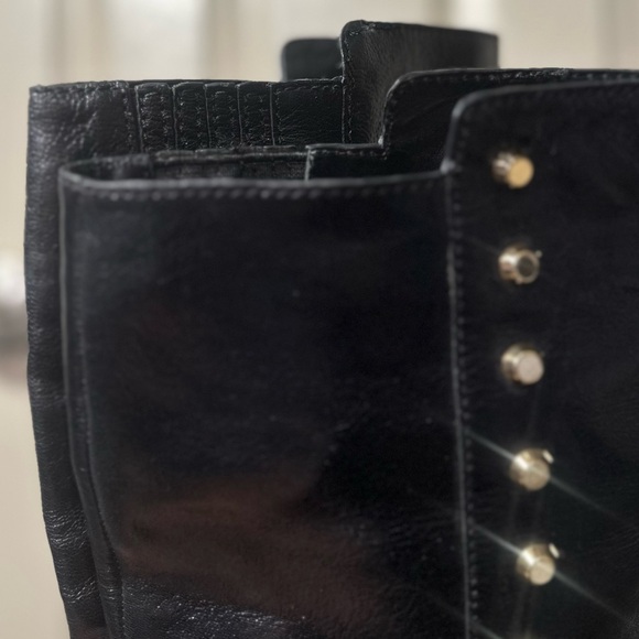 ♦️ Michael Kors Black knee high leather boots with gold studs size 5.5 - Picture 15 of 16